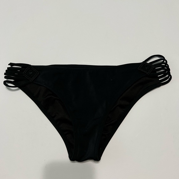 Victoria’s Secret The Cheeky Bikini Bottoms w/Multiple Side Straps and Appliqué - Picture 1 of 5